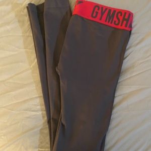 Gym shark leggings